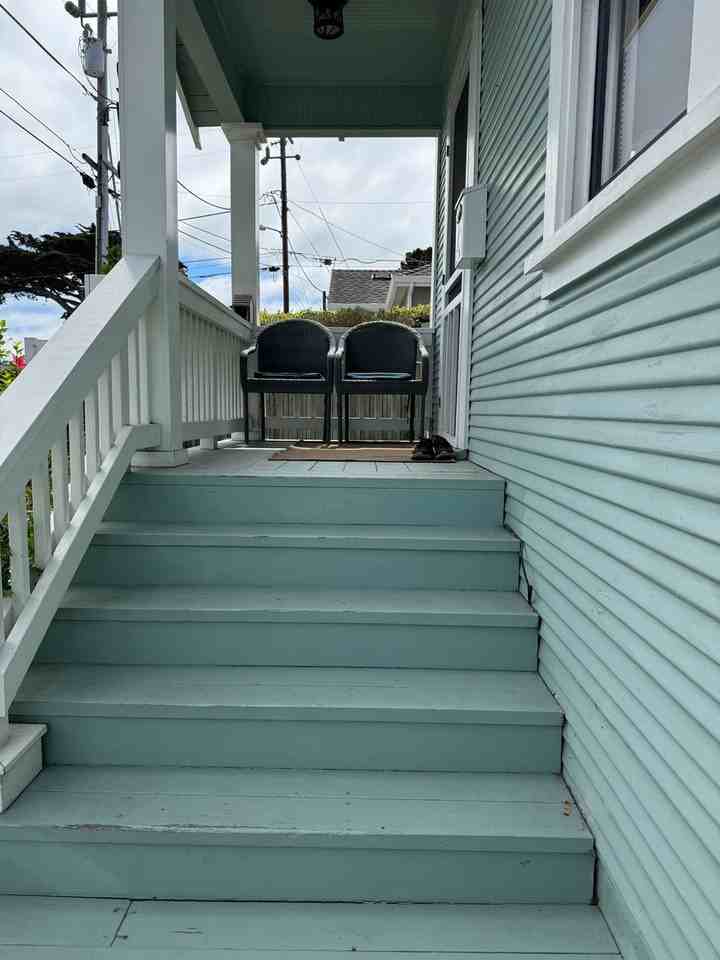 276 Anita St - Photo 4 of 13
