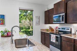 527 527 NW 17th St th 527 - Photo 1 of 1