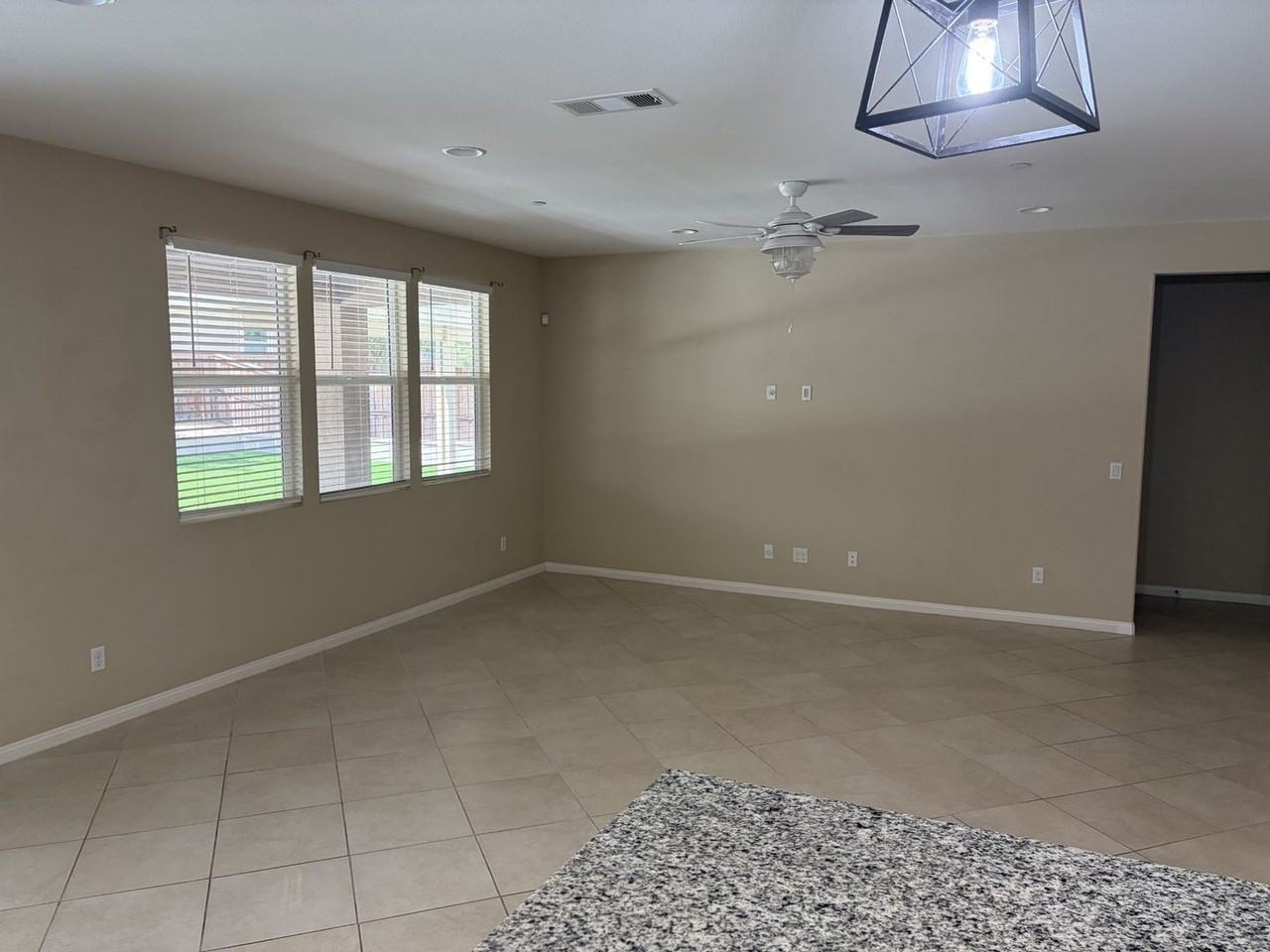 31631 Caprice Rd - Photo 4 of 17