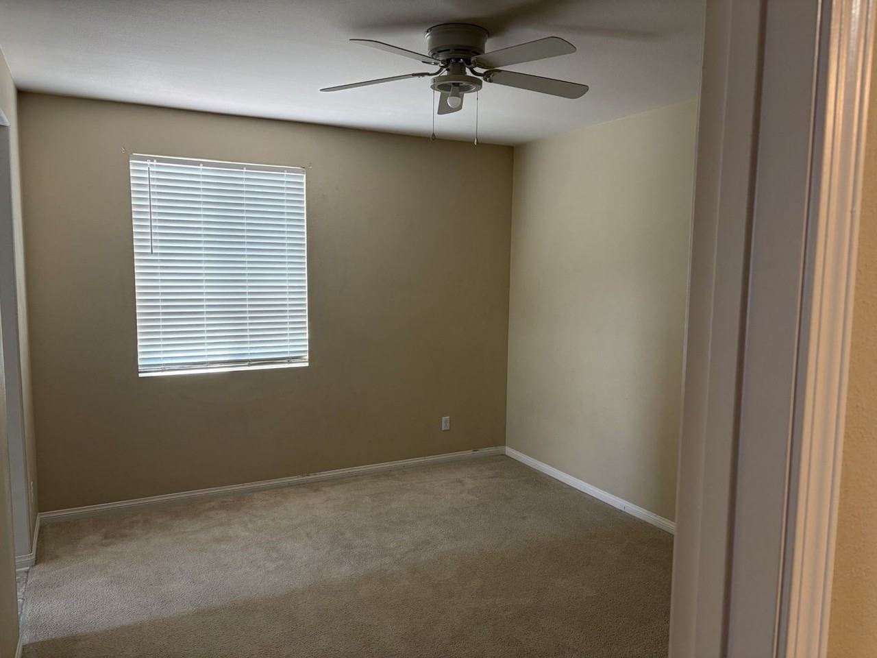 31631 Caprice Rd - Photo 7 of 17