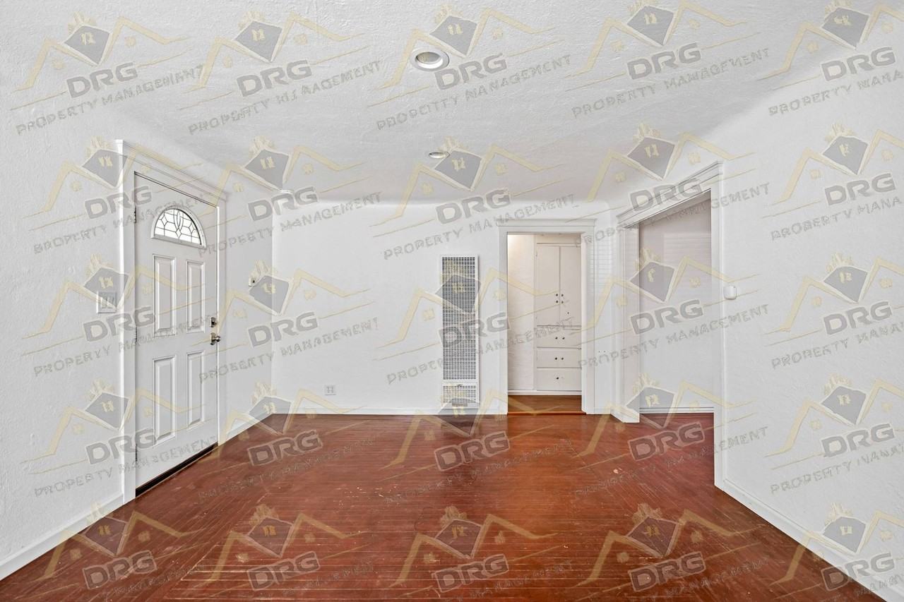4506 Morgan St - Photo 6 of 26