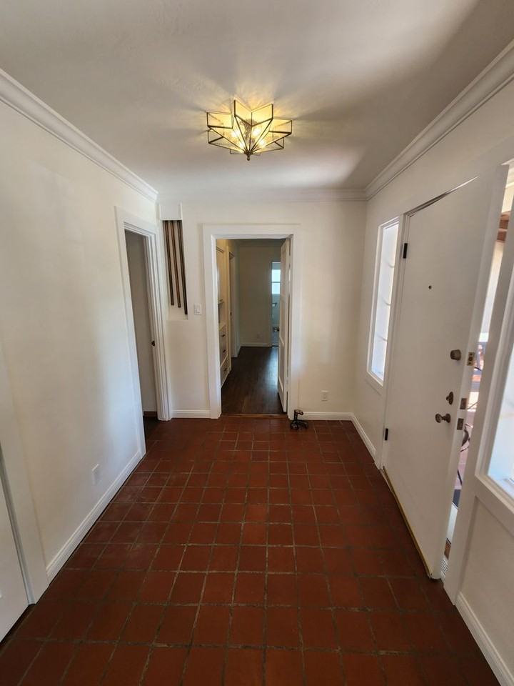 4950 Rosehedge Dr - Photo 6 of 36