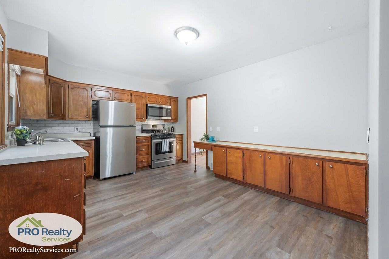 8336 Blaisdell Ave S - Photo 6 of 32