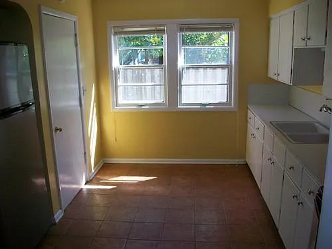 7808 Se Pine St - Photo 3 of 6