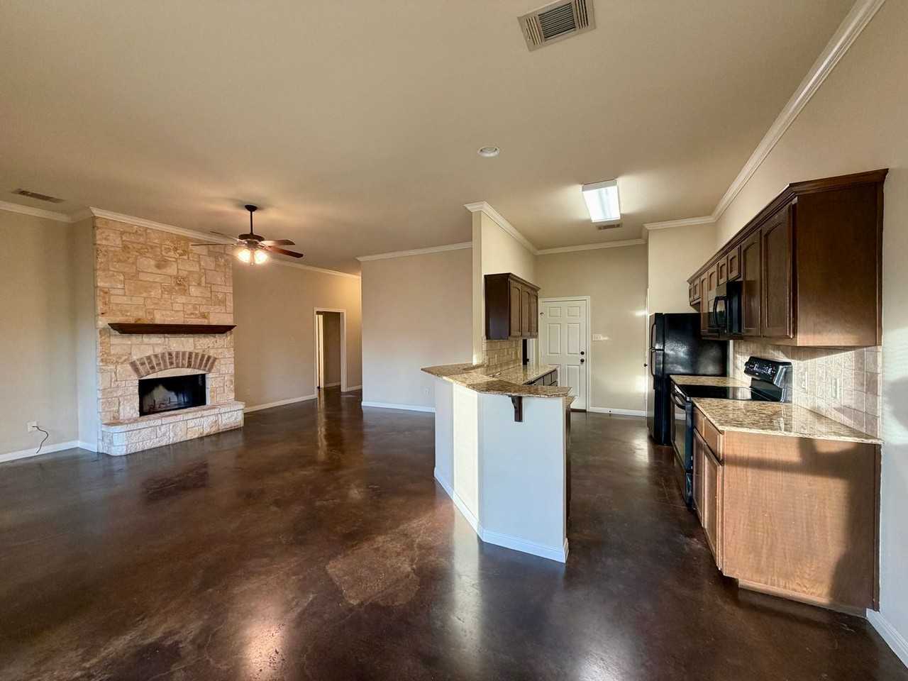 602 Park Wood Cir - Photo 2 of 13