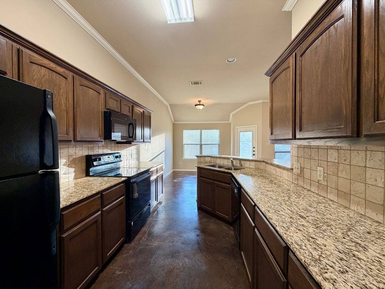 602 Park Wood Cir - Photo 3 of 13