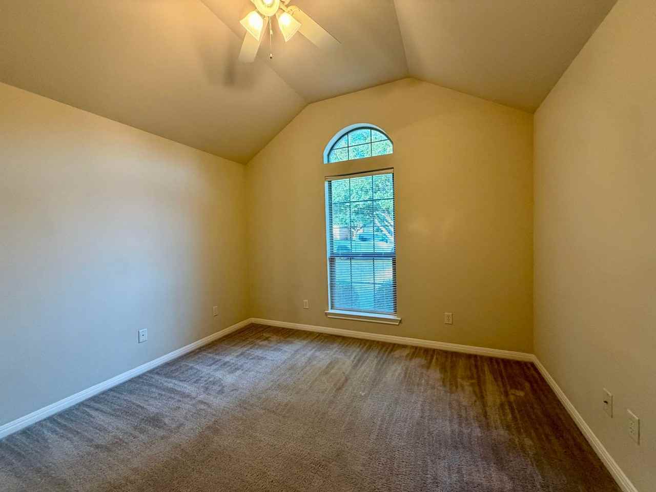 602 Park Wood Cir - Photo 6 of 13