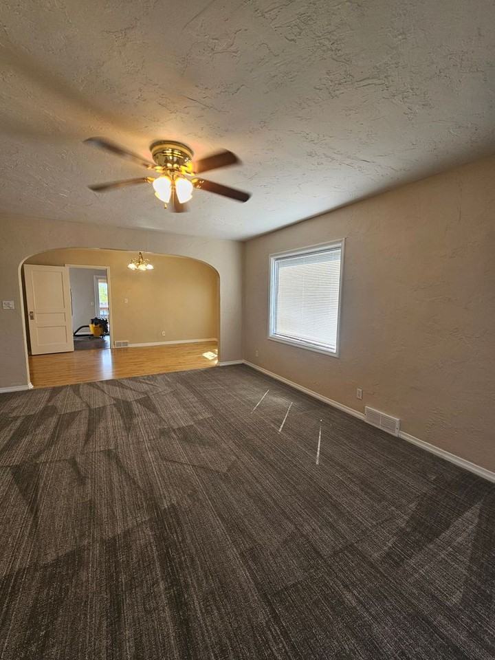 606 Haines Ave - Photo 2 of 18