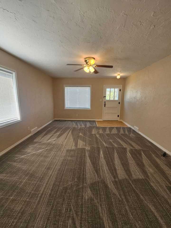 606 Haines Ave - Photo 3 of 18
