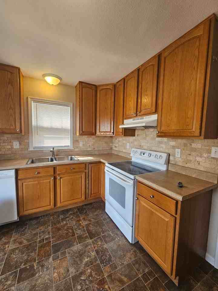 606 Haines Ave - Photo 6 of 18