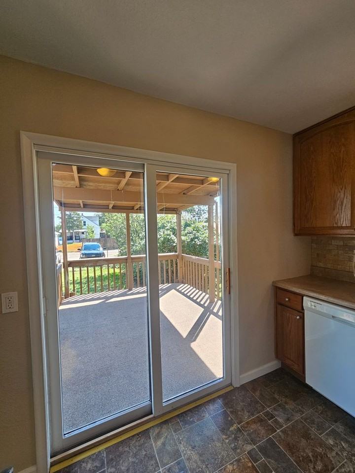606 Haines Ave - Photo 7 of 18