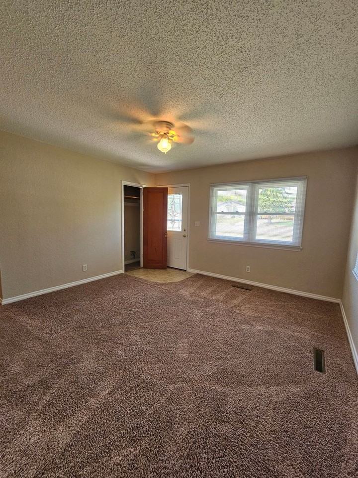 2310 5th St - Photo 5 of 20