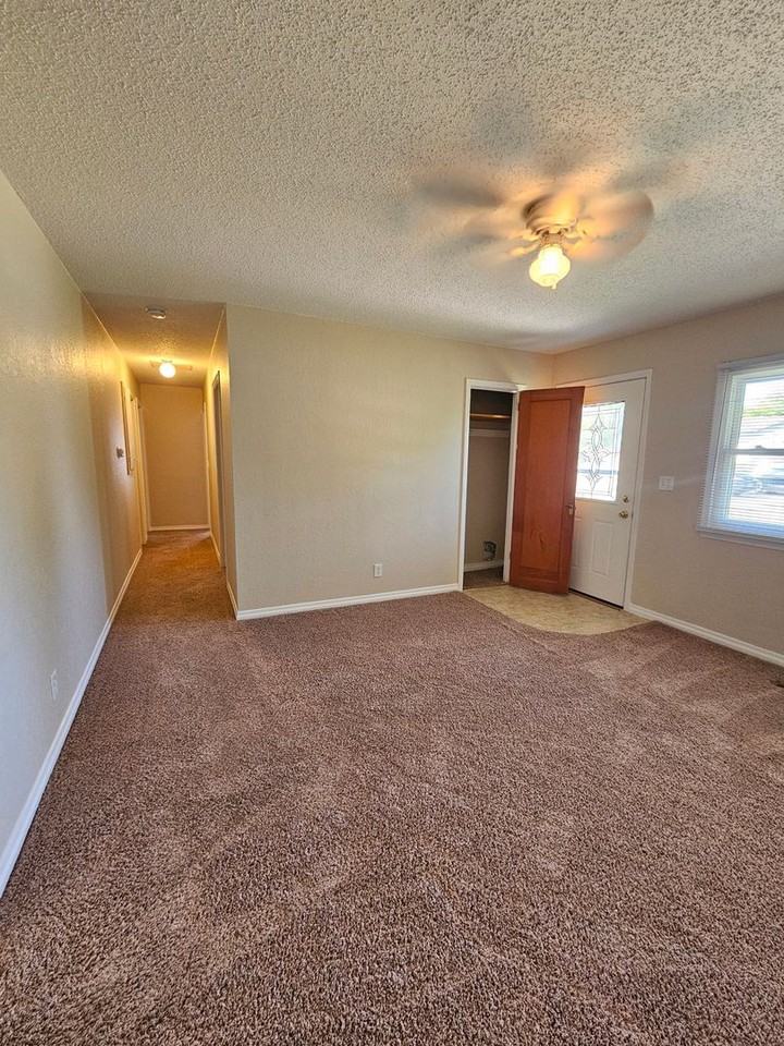 2310 5th St - Photo 6 of 20