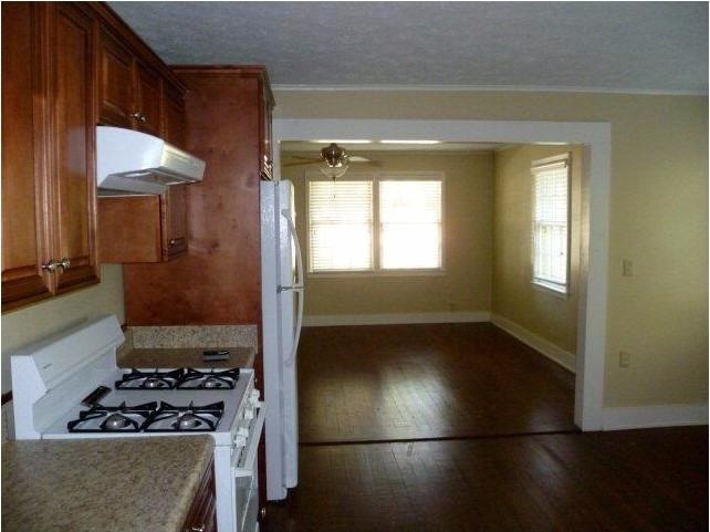 109 Vaughan Ave #B - Photo 4 of 6