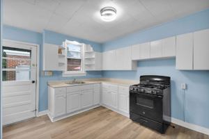 featured image of 32 S Franklin St