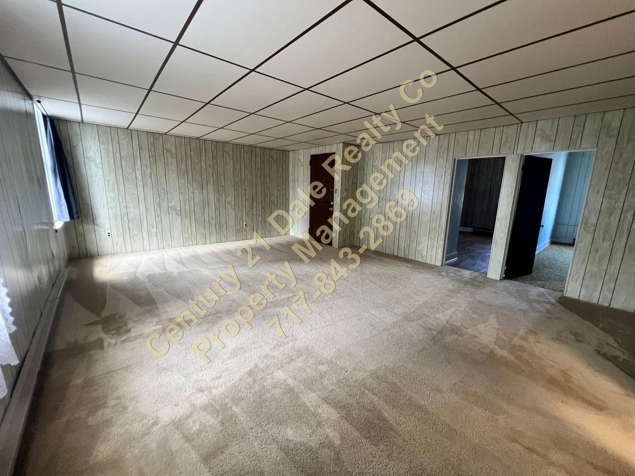 301 Main St - Photo 3 of 17