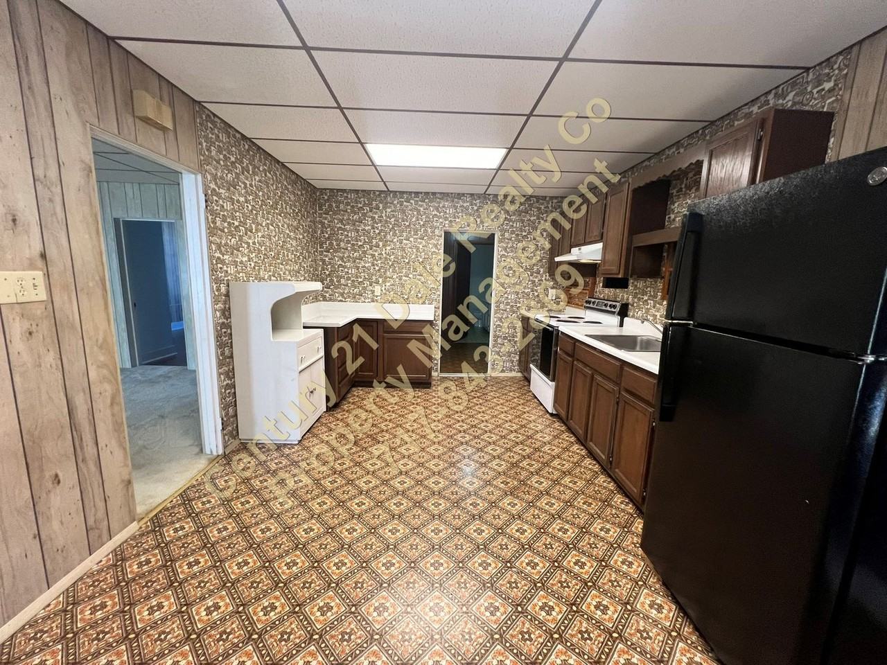 301 Main St - Photo 5 of 17