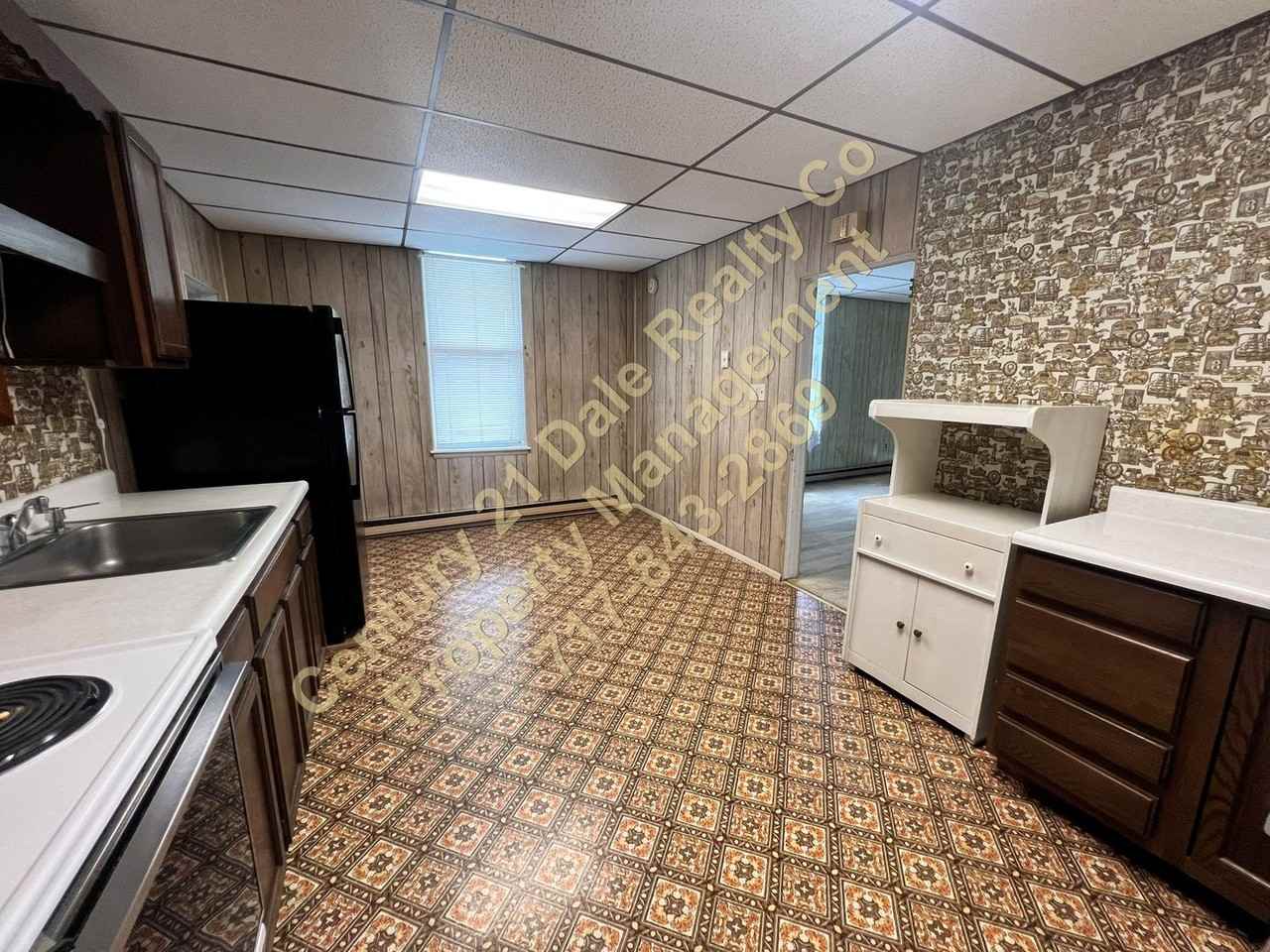 301 Main St - Photo 6 of 17