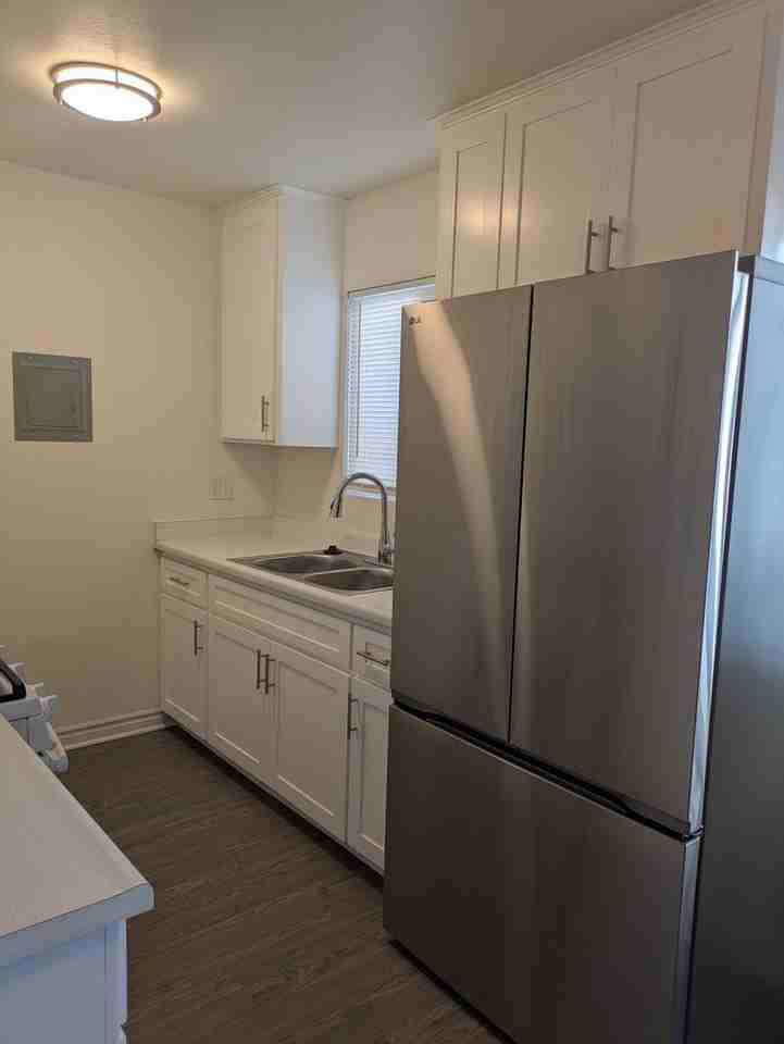 217 16th St #2 - Photo 4 of 36
