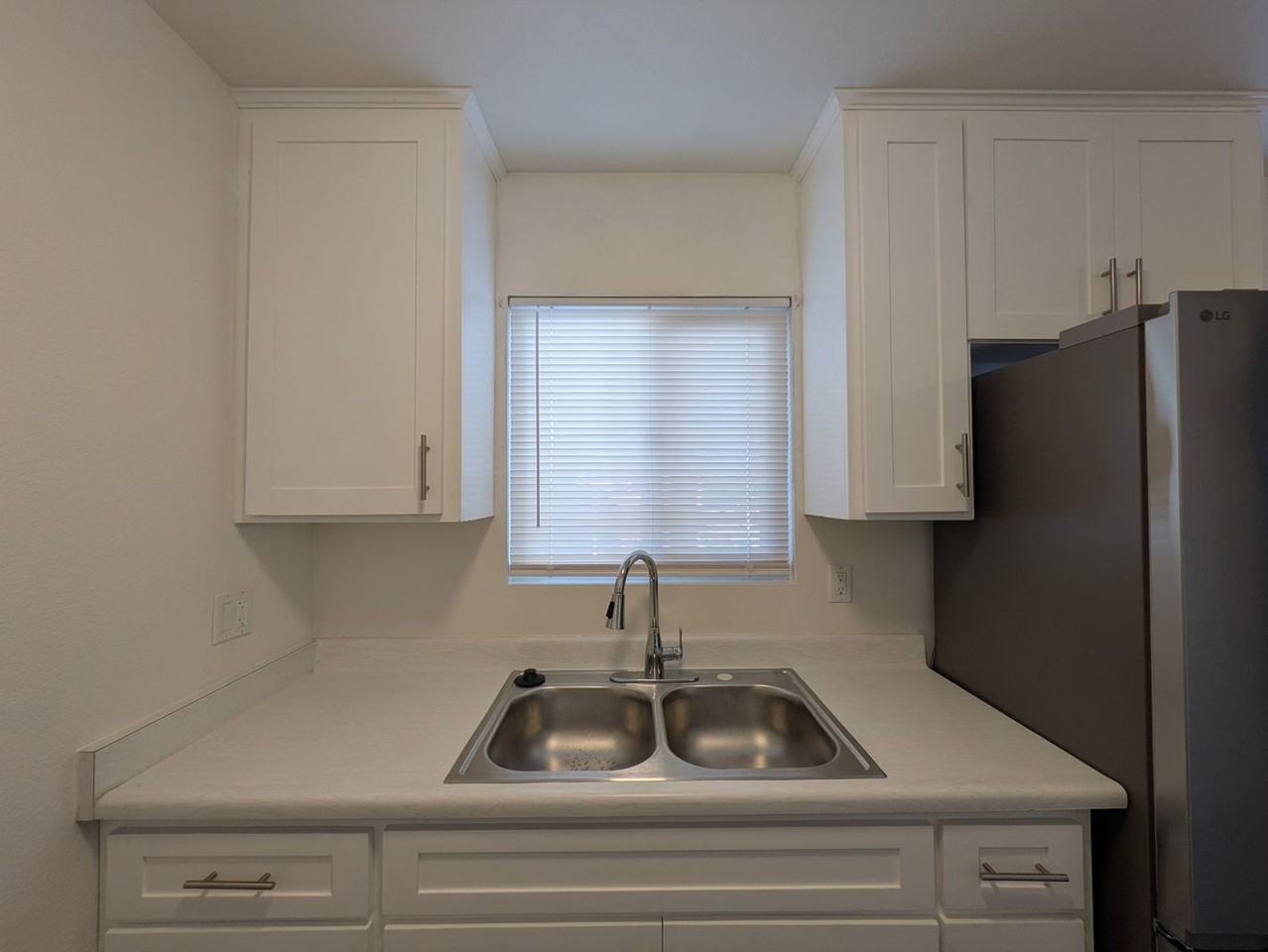 217 16th St #2 - Photo 5 of 36