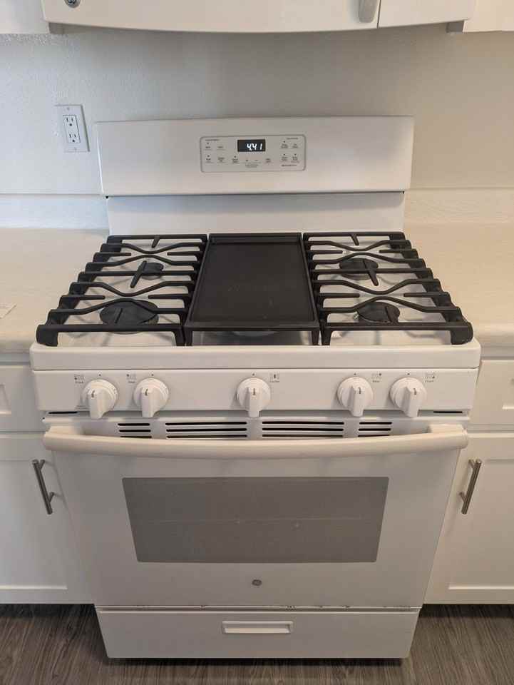 217 16th St #2 - Photo 7 of 36