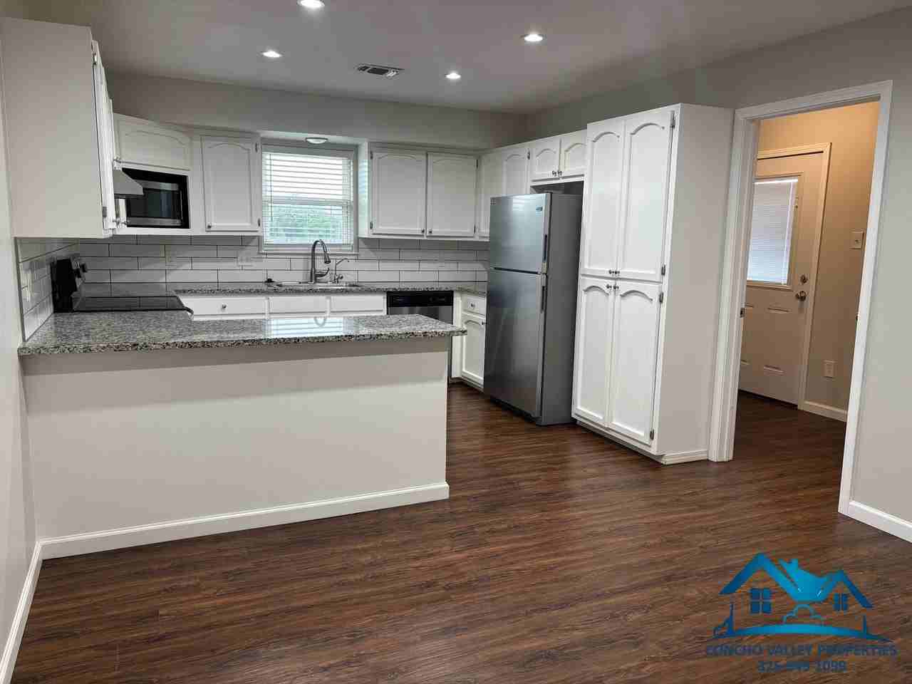 351 E 48th St - Photo 6 of 24