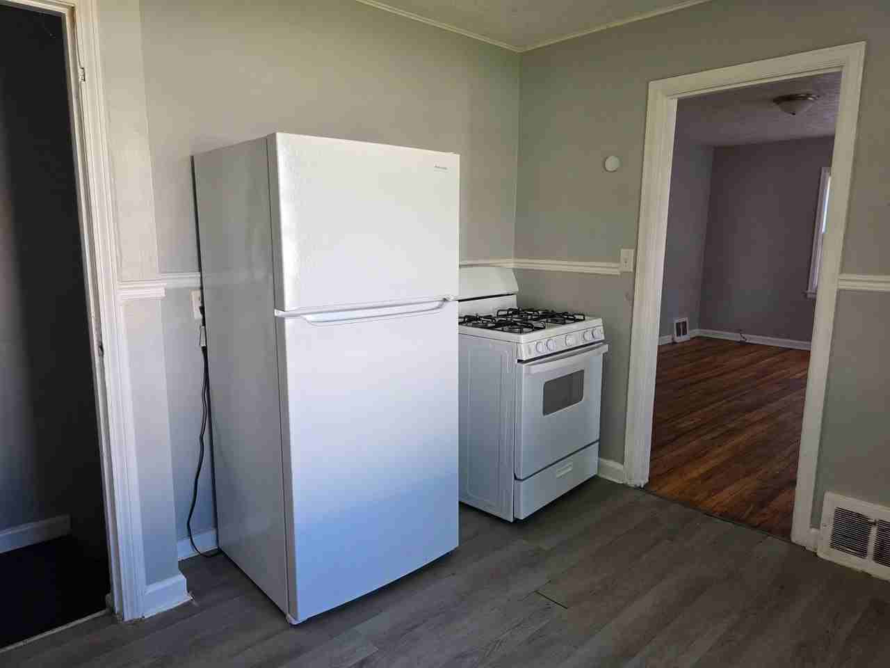 1236 Terrace Ave - Photo 3 of 7