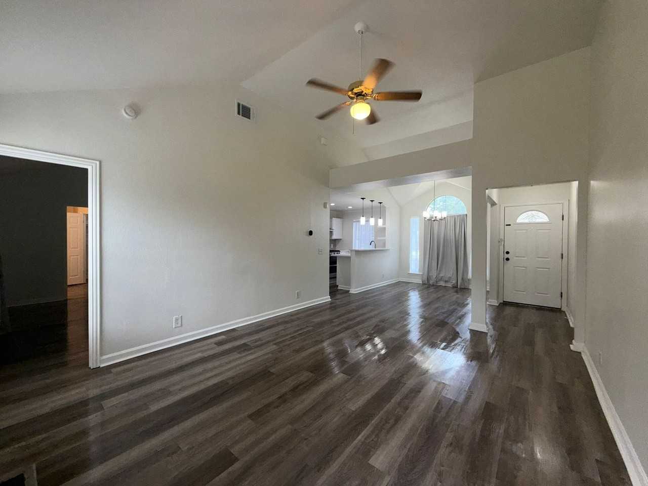 5807 Teri Rd - Photo 2 of 24