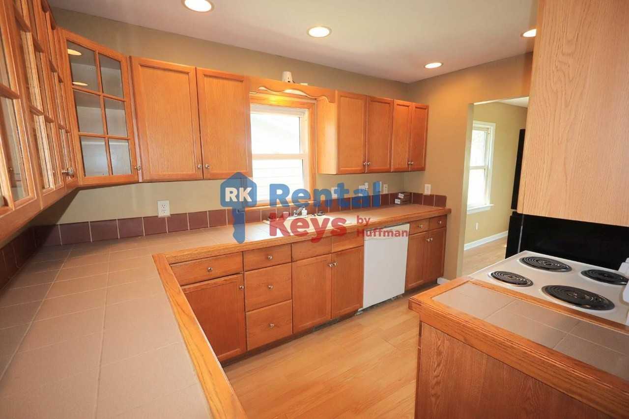 5409 N Fares Ave - Photo 7 of 21