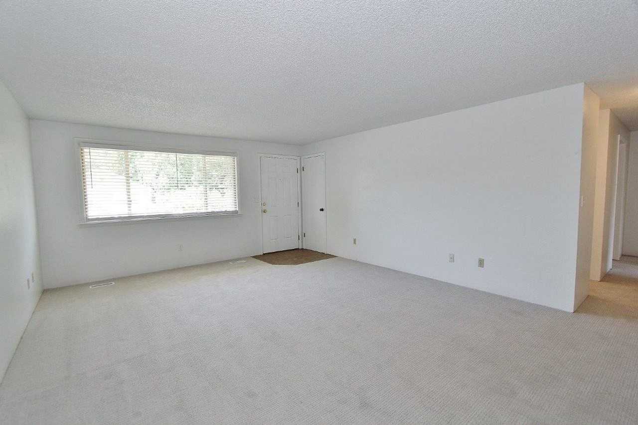 2419 Colorado Ave - Photo 5 of 21