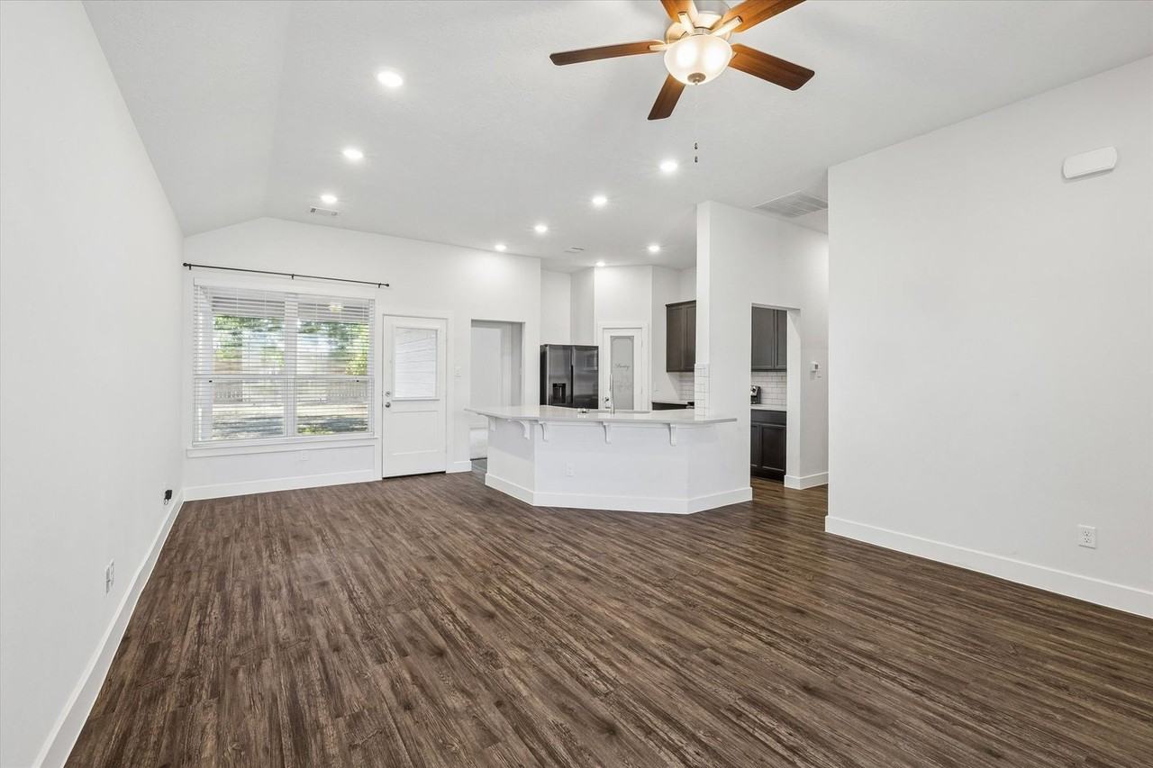 260 Shoreview Dr - Photo 5 of 18