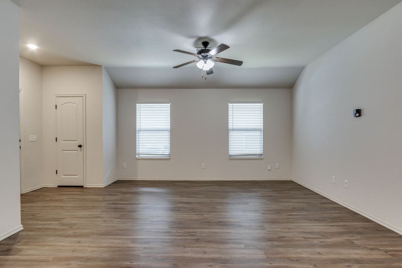 433 Chalk Hill Ct - Photo 7 of 42