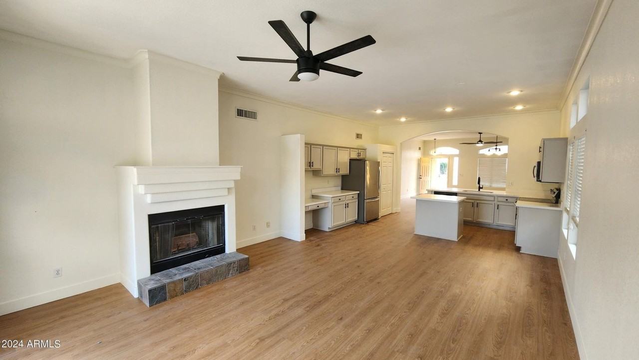 2050 W Boulder Ct - Photo 3 of 32