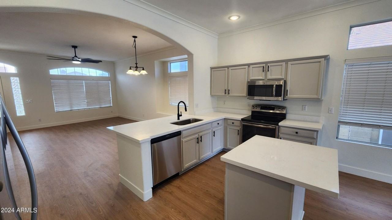 2050 W Boulder Ct - Photo 4 of 32