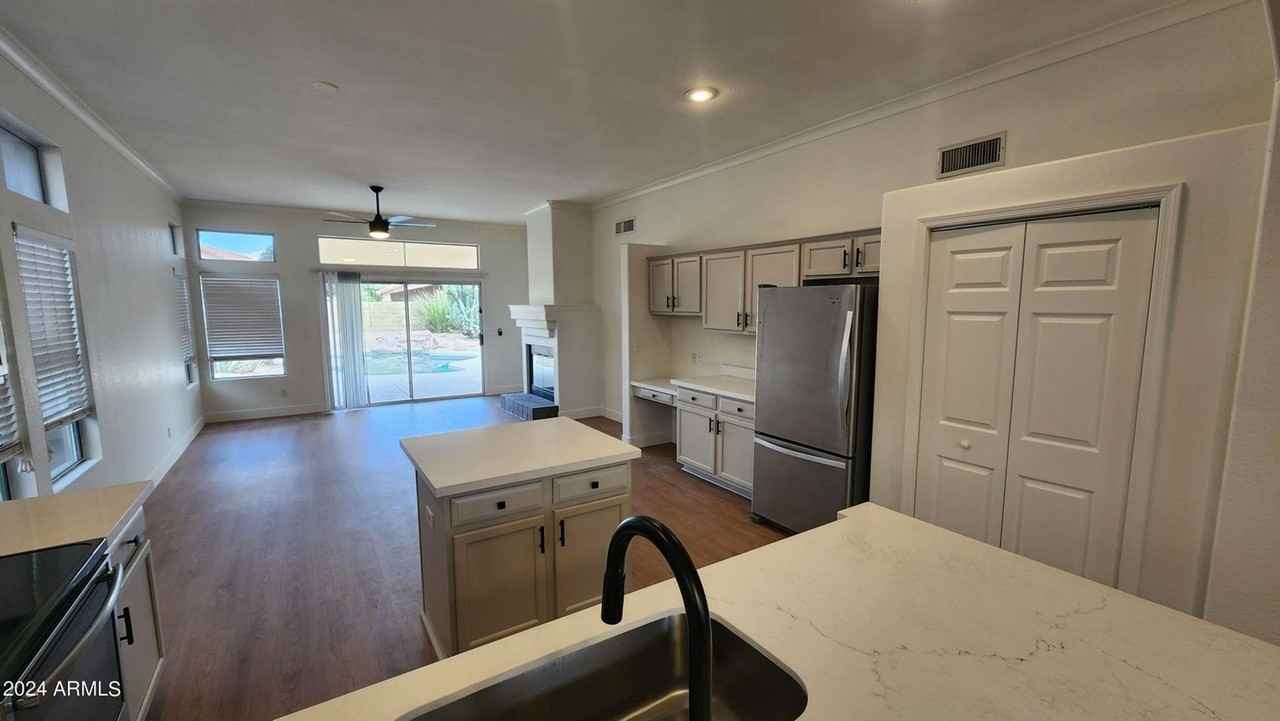 2050 W Boulder Ct - Photo 5 of 32