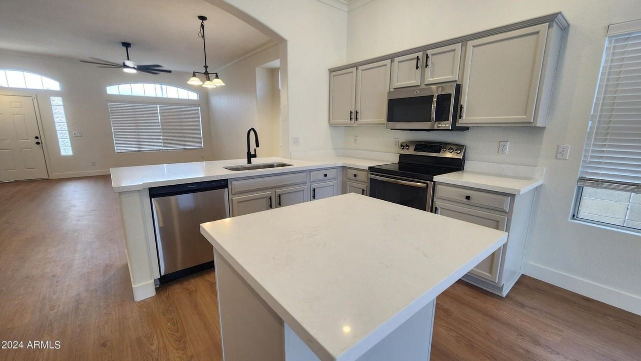 2050 W Boulder Ct - Photo 6 of 32
