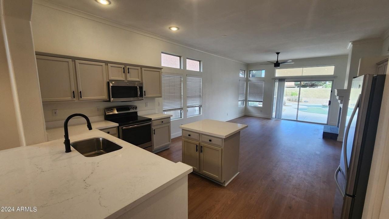 2050 W Boulder Ct - Photo 7 of 32