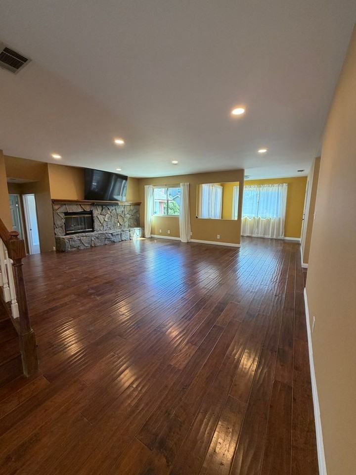 650 Lions Gate Dr - Photo 4 of 26
