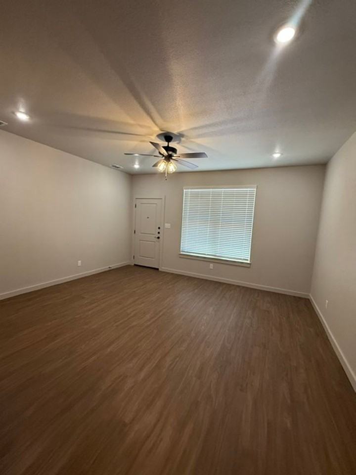 2325 Meadowbrook Dr - Photo 2 of 17