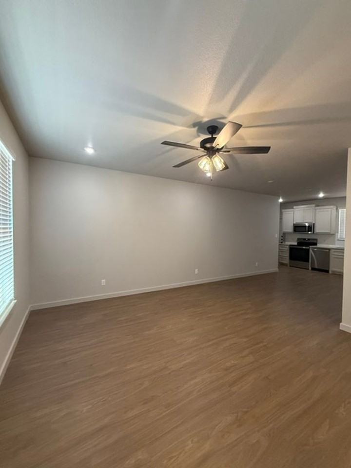 2325 Meadowbrook Dr - Photo 3 of 17