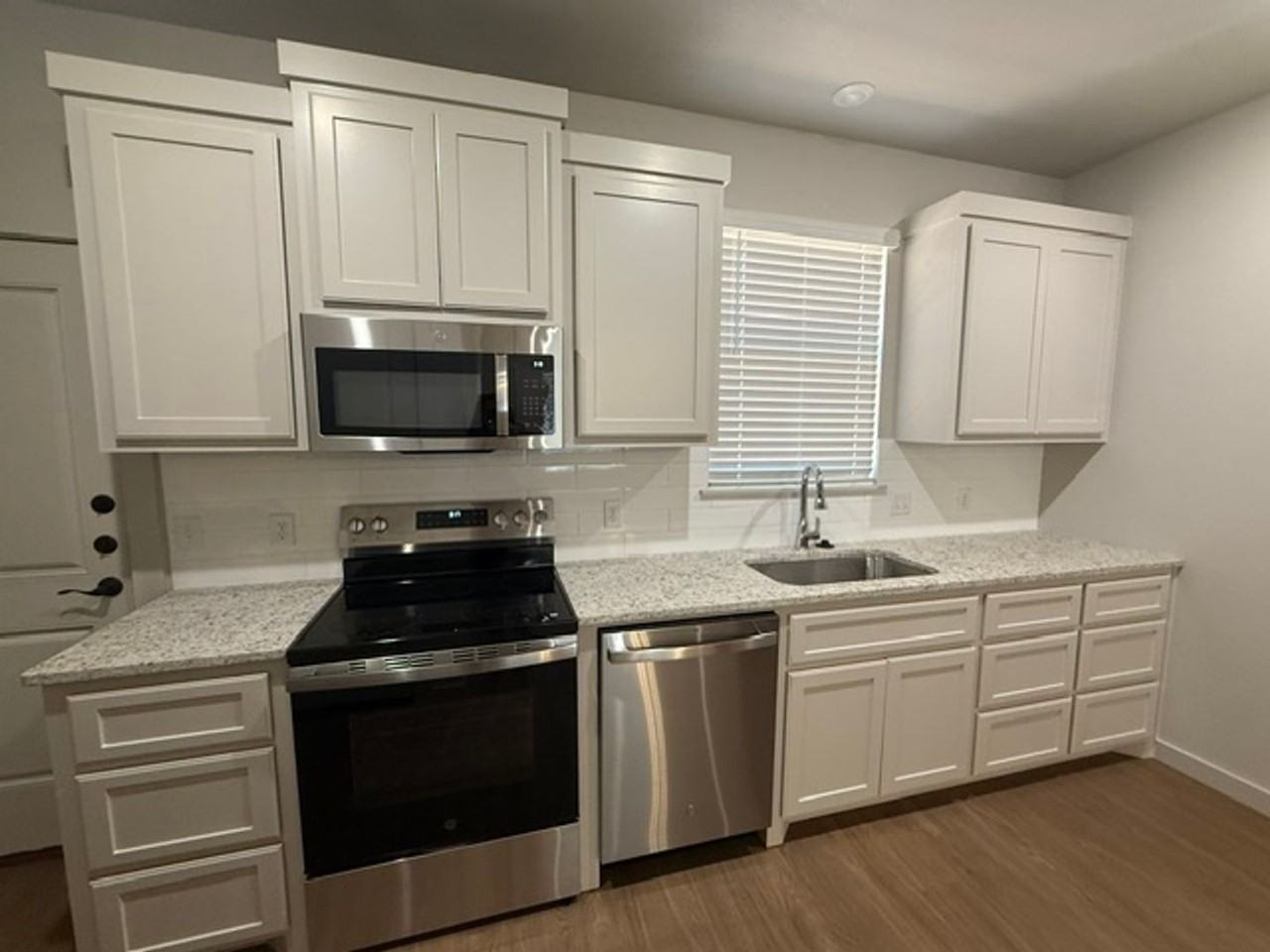 2325 Meadowbrook Dr - Photo 5 of 17