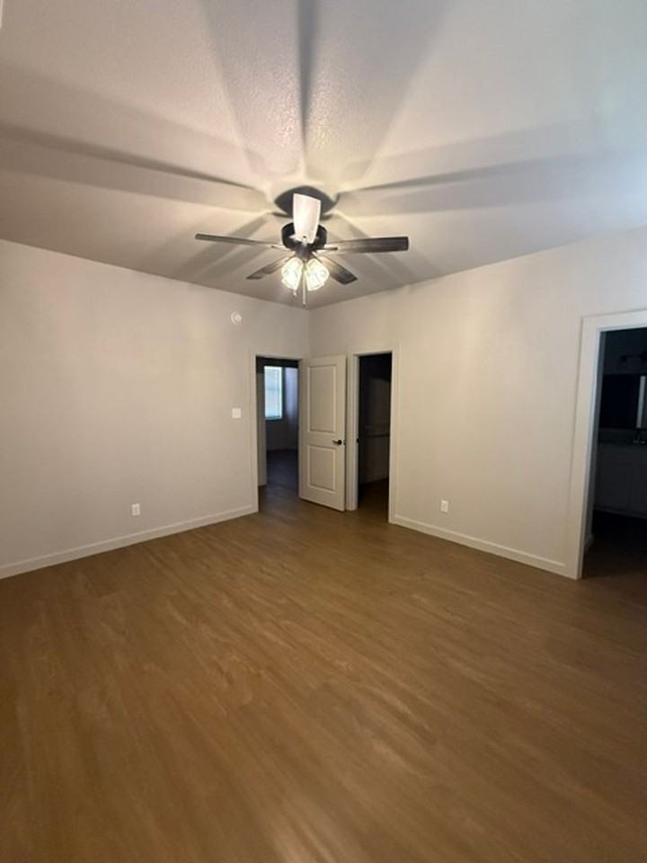 2325 Meadowbrook Dr - Photo 7 of 17