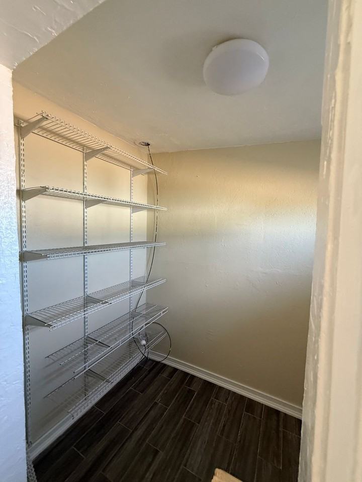 13240 Margo St - Photo 5 of 30