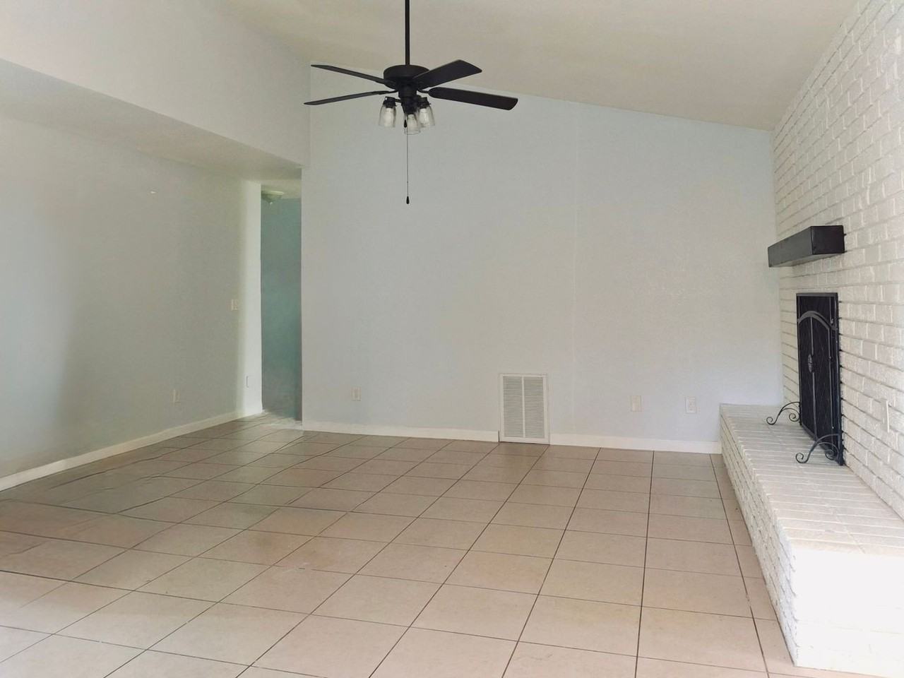 12155 Norman Ln - Photo 3 of 12