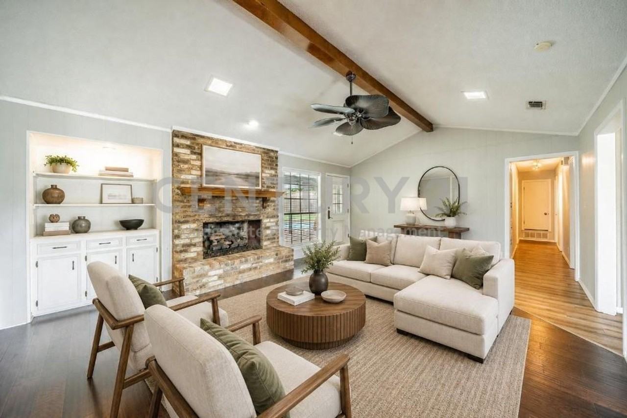 1605 Brighton Dr - Photo 4 of 39
