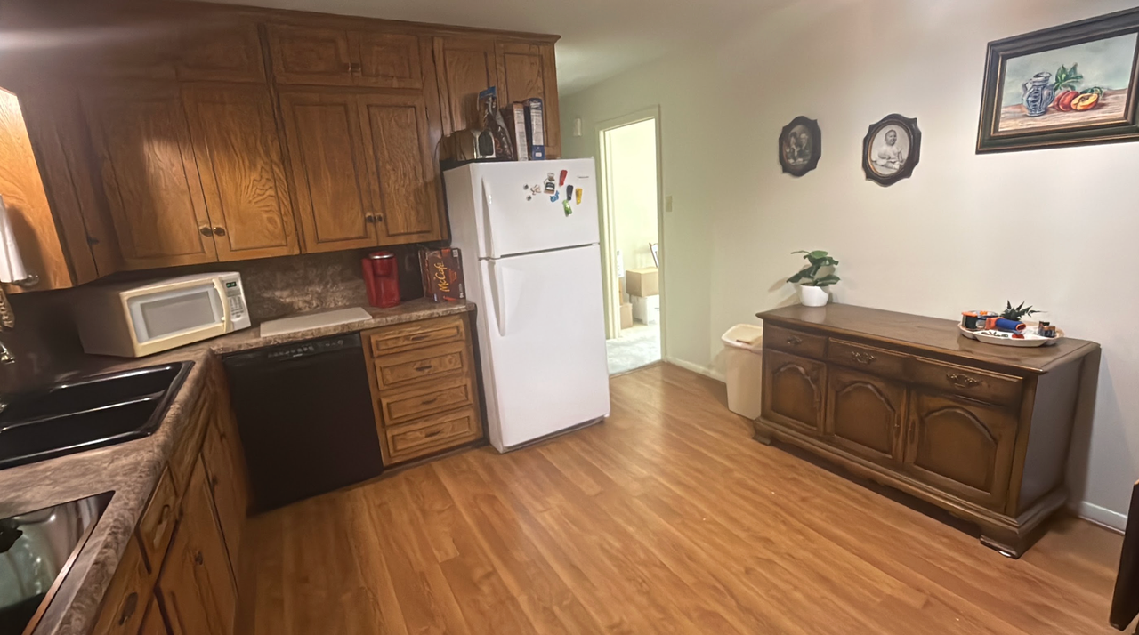 18 E Zenith Ave - Photo 3 of 5