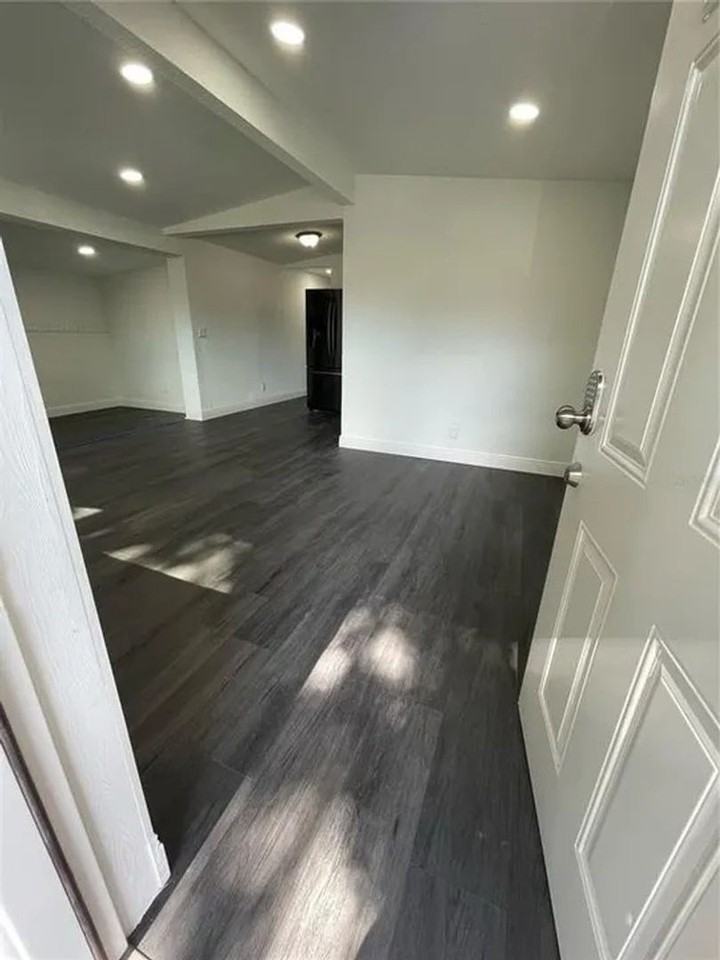 8403 N Semmes St - Photo 3 of 16