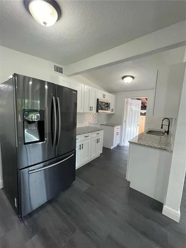 8403 N Semmes St - Photo 7 of 16