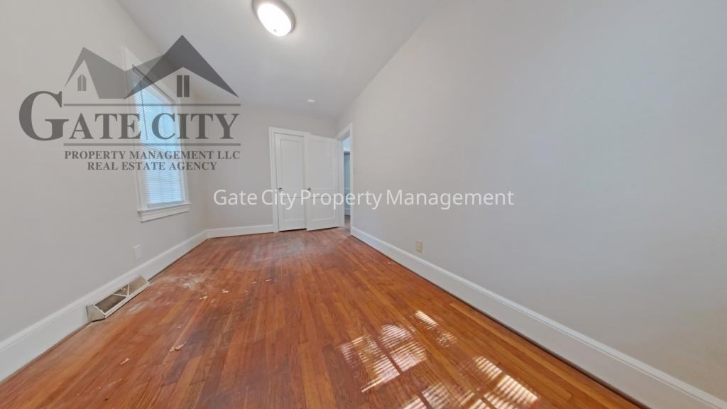 227 Oakhurst St - Photo 6 of 8