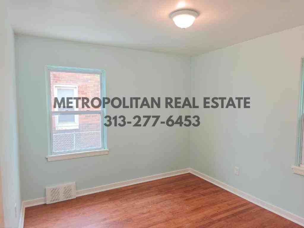 4120 15th St - Photo 6 of 7